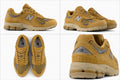 New Balance Sneakers – Tan/Brown